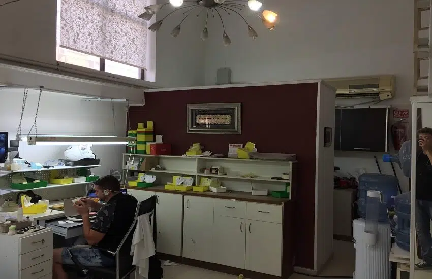 להשכרה משרד קטן ואינטימי בשכונת מונטיפיורי