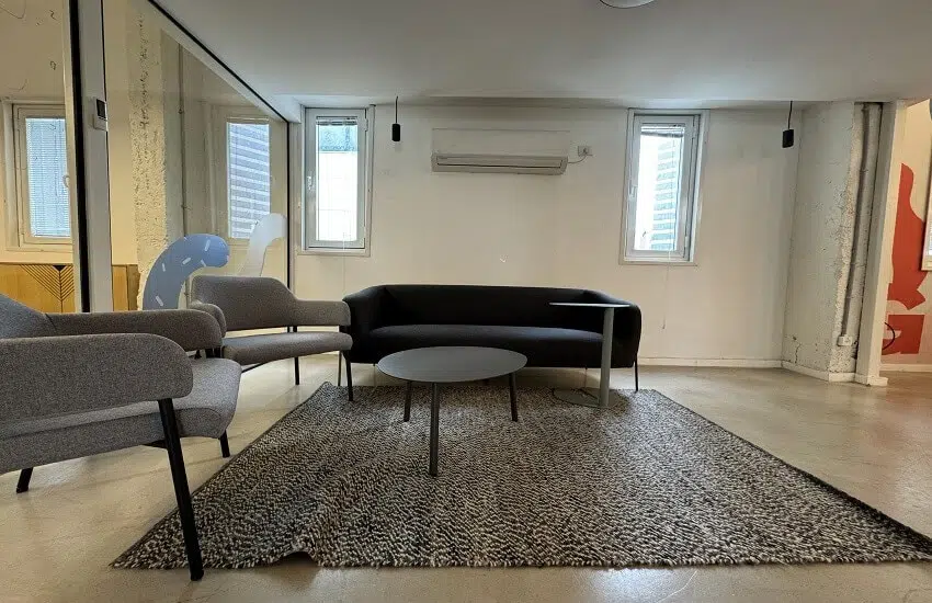 להשכרה משרד 330 מר צמוד למגדל לוינשטיין