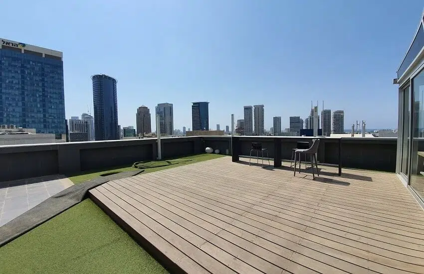555 מ