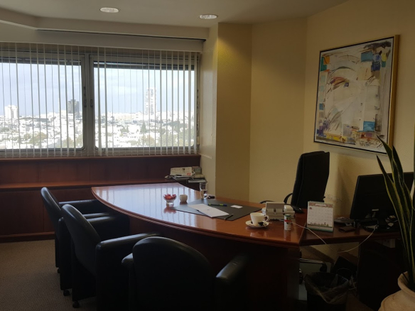 חדר עבודה במשרד