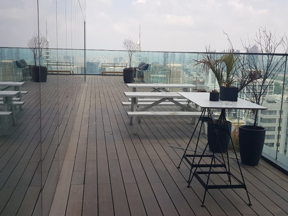 מרפסת פרטית בקומה גבוה