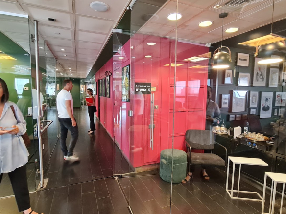 מבט כללי- רואים חלק מהחדרים