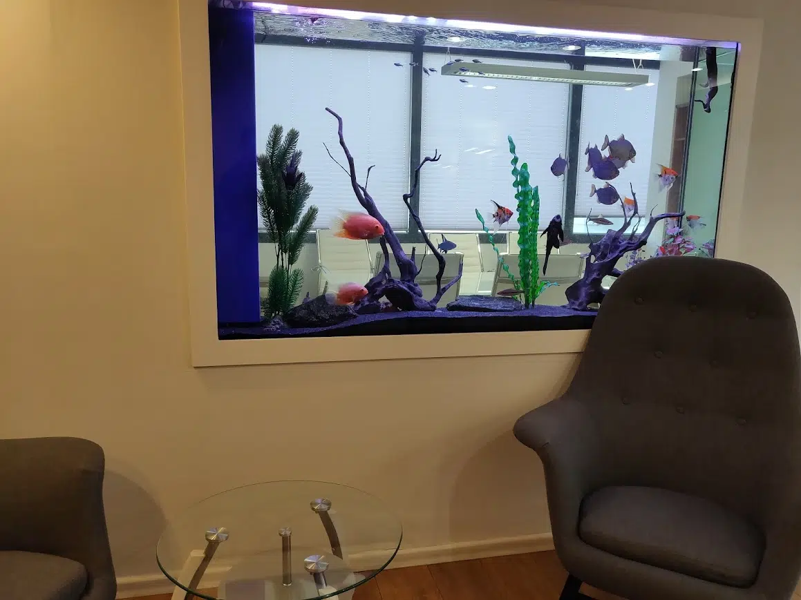 פינת המתנה באזור הקבלה