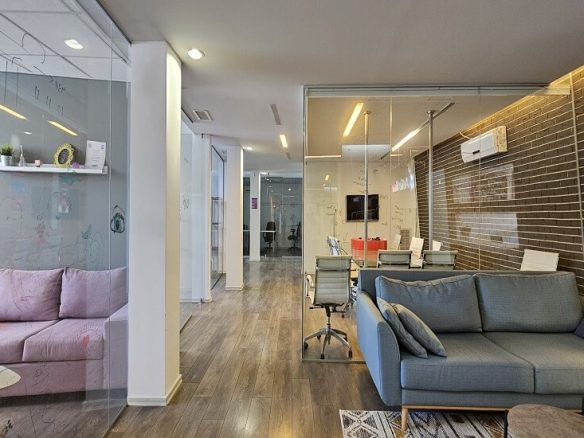 להשכרה משרד 300 מר במחיר אטרקטיבי וגג לשימוש השוכרים