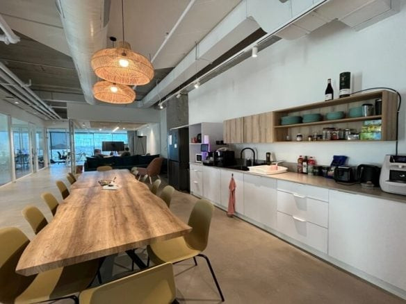 להשכרה משרד 237 מר באזור צפון מנחם בגין