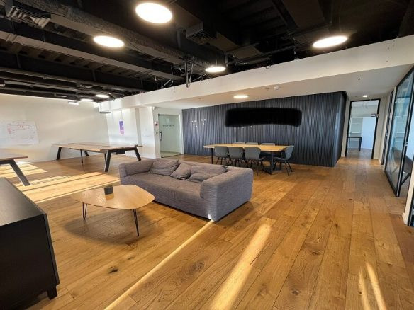 משרדים להשכרה במגדל לוינשטיין, 243 מ"ר צמוד לתחנת רכבת הקלה