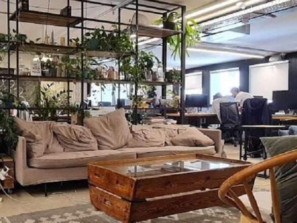 אזור לאונג' ואופן ספייס