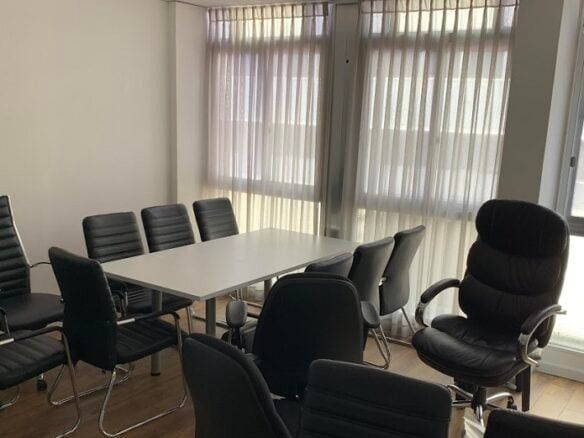 אחד מחדרי עבודה גדולים