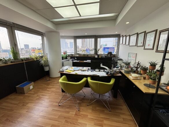 חדר עבודה גדול/ חדר צוות