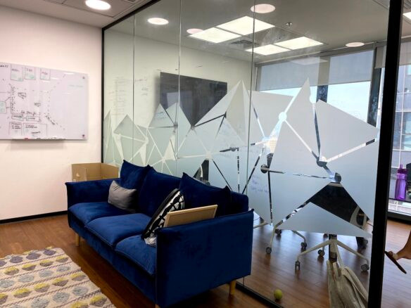 אזור לאונג' קטן/ פינת ישיבה