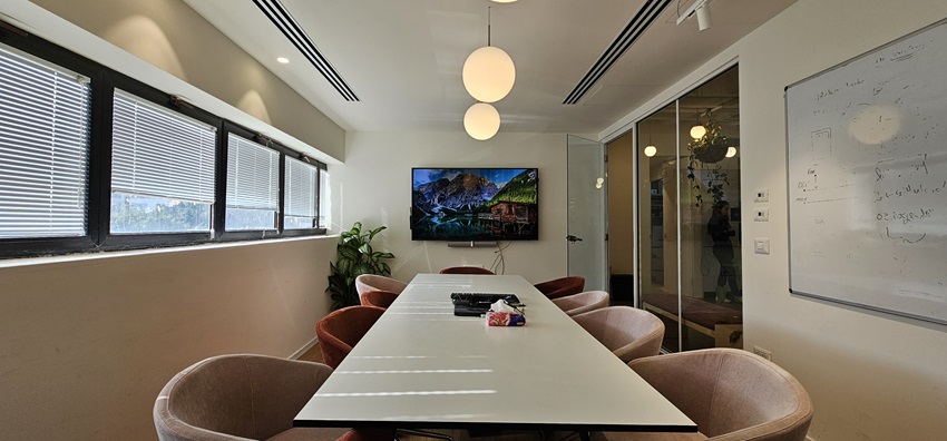 חדר ישיבות במשרדים להשכרה במגדלי שקל תל אביב
