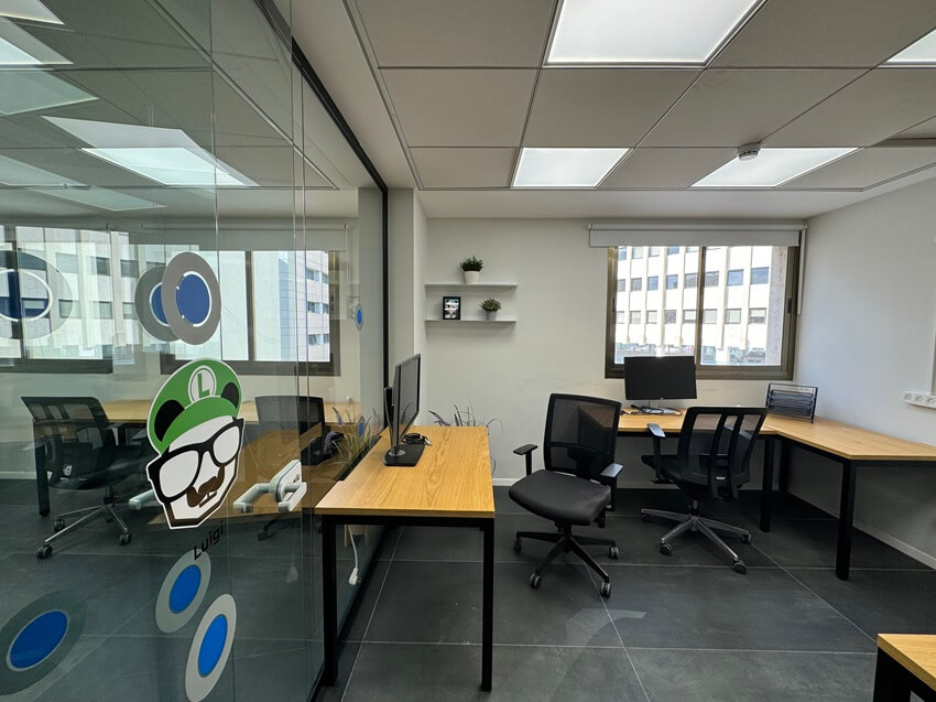חדר צוות במשרדים יפים להשכרה בתל אביב בשכונת מונטיפיורי