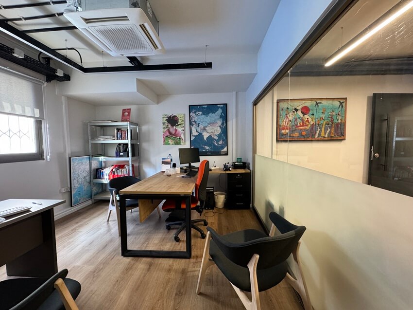 חדר צוות משרד קטן להשכרה בתל אביב
