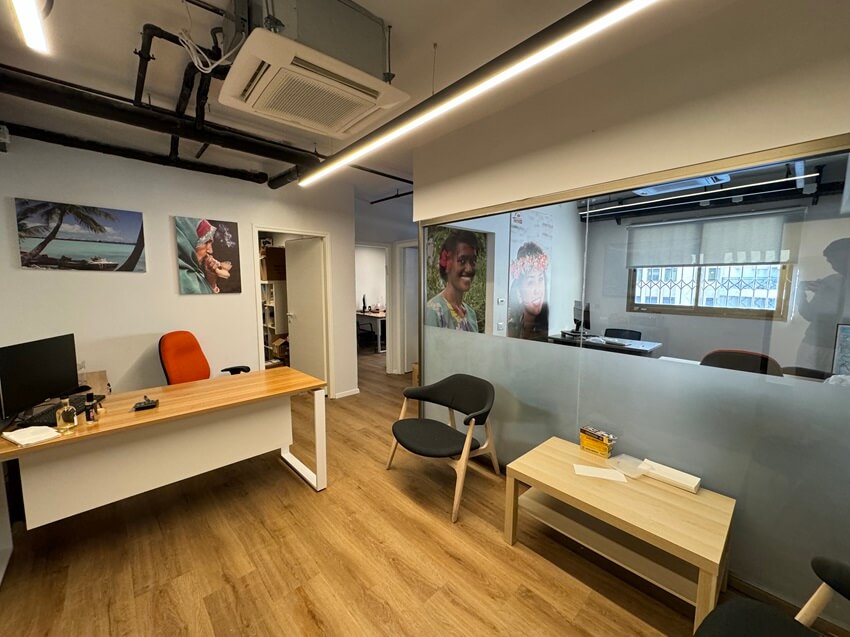 עוד תמונה של חדר צוות משרד קטן להשכרה בתל אביב