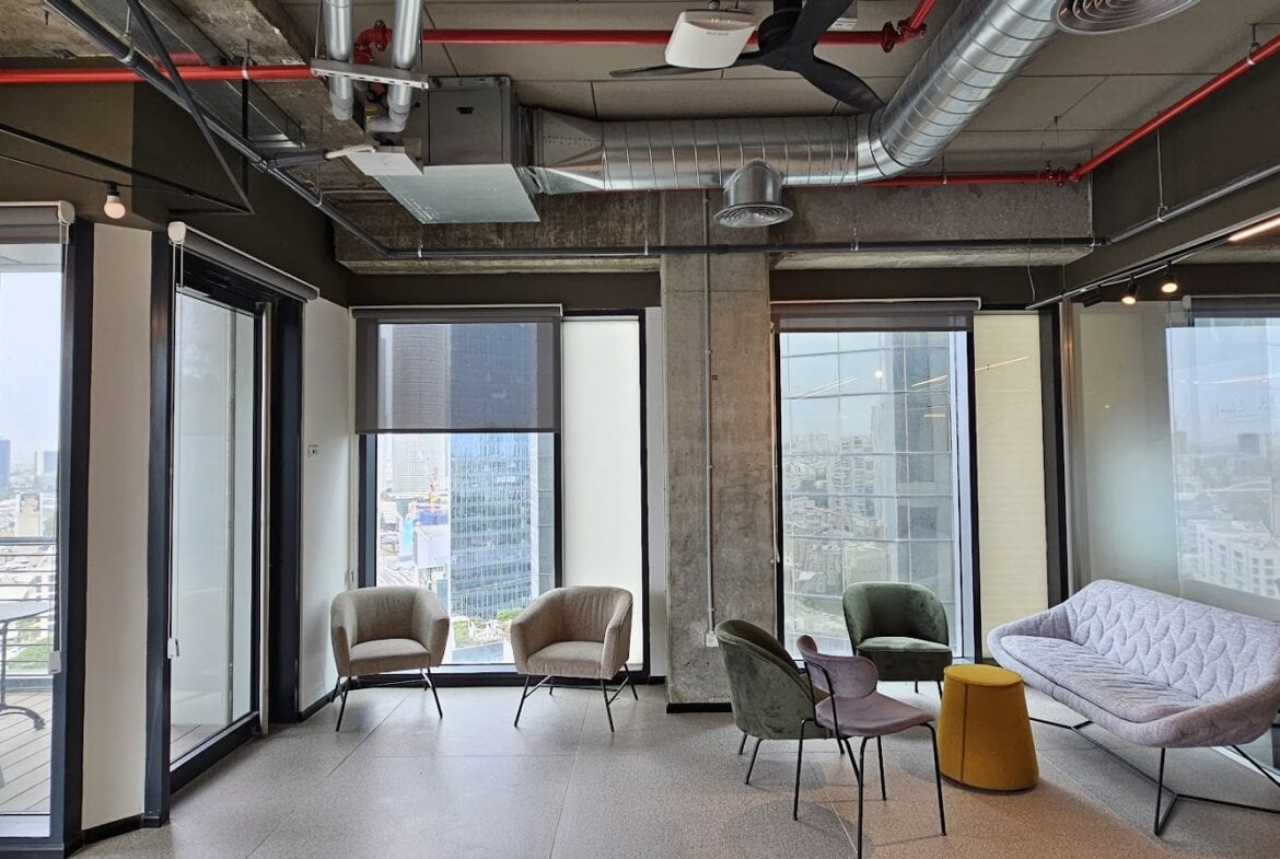 מבט כללי- אזור לאונג' קטן