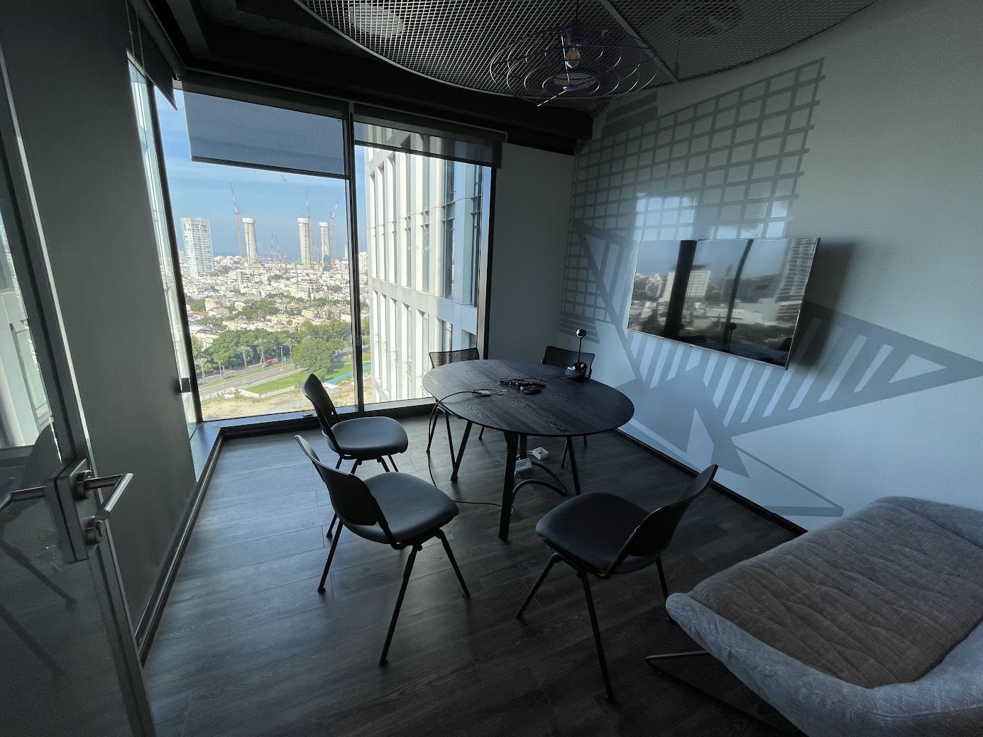 חדר ישיבות קטן חדר ישיבות קטן