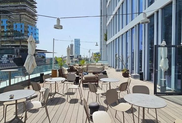 השכרת משרדים לטווח קצר מרפסת