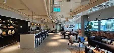 משרד גדול מרוהט חסן ערפה בית רובינשטיין מטבחה