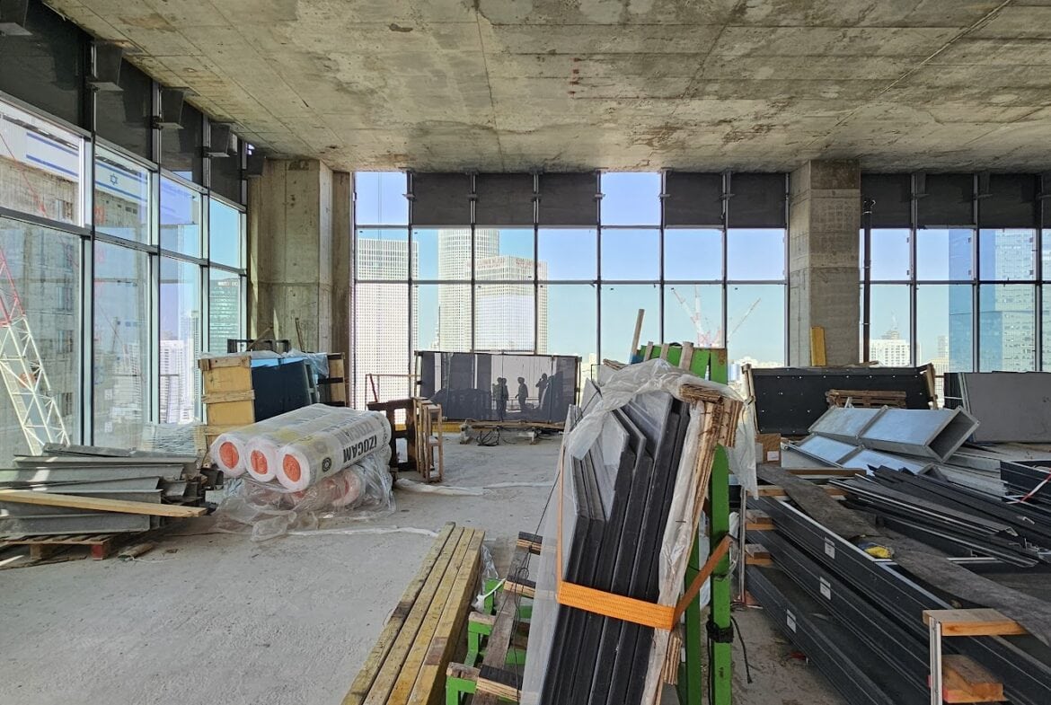 איסט אנד 1260 מטר