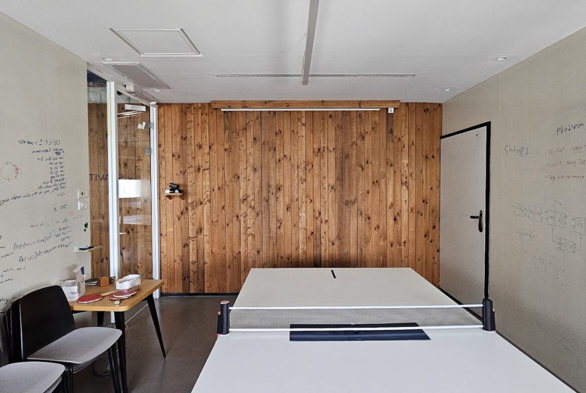 חדר פנאי ומשחקים