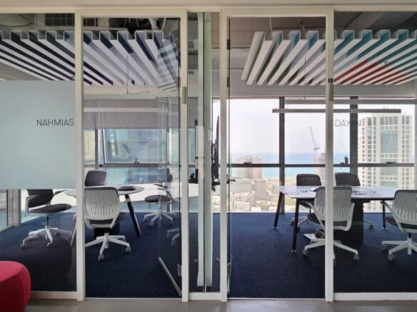 חדרי עבודה במשרד