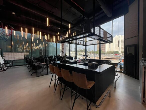 בר במשרד לשתייה ואוכל לשימוש העובדים