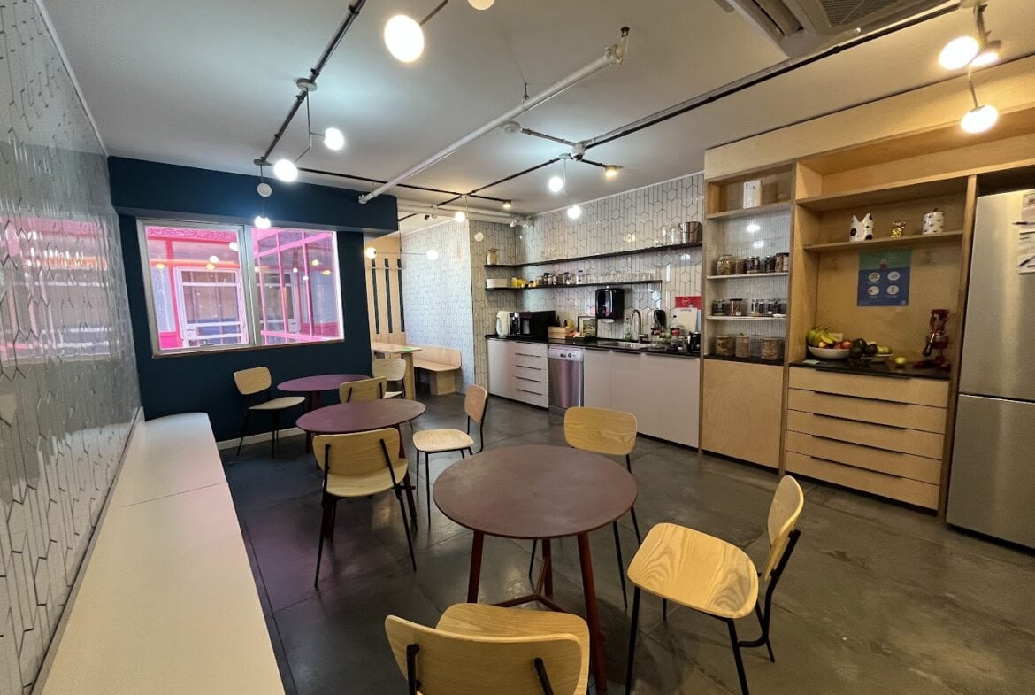 מטבח עם פינות אוכל