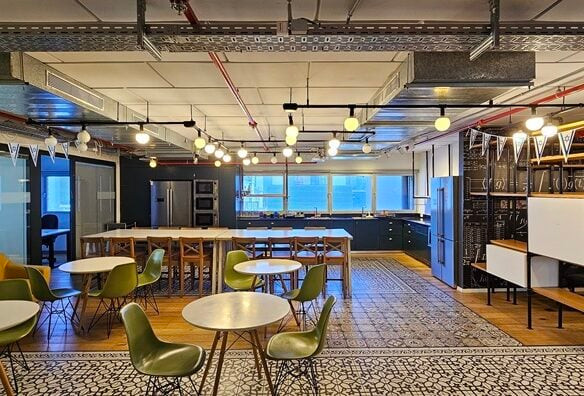 להשכרה משרד 650 מ"ר- בית יכין- שרונה מרקט.