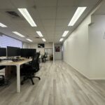 חדר עבודה גדול במשרד/ אופן ספייס