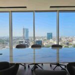 משרד עם נוף במגדל סקיי חדר ישיבות גדול