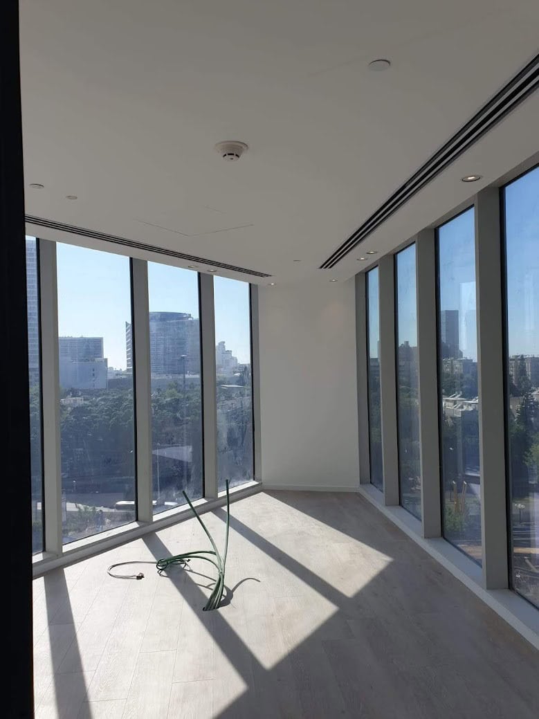 חדר ישיבות/ חדר עבודה גדול- מגל רסיטל חדר ישיבות/ חדר עבודה גדול- מגל רסיטל