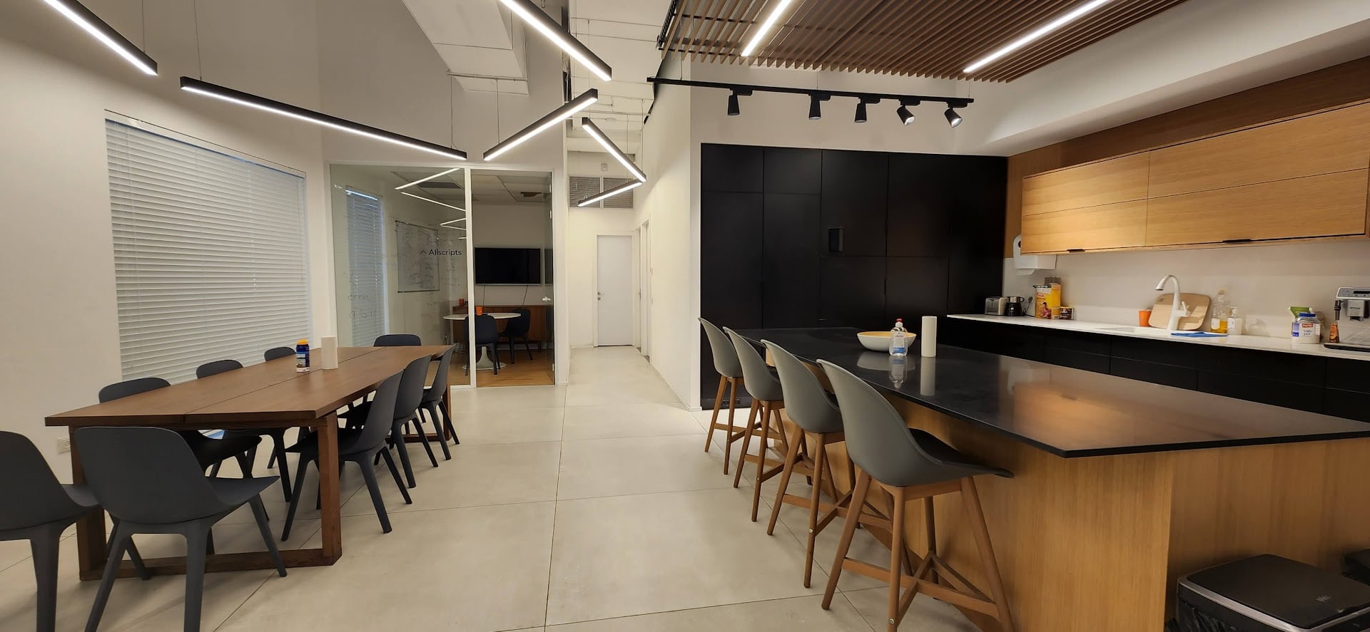 מטבח עם פינת אוכל מטבח עם פינת אוכל