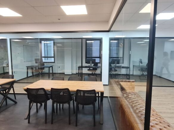 מבט כללי- פינות אוכל וחדרי עבודה