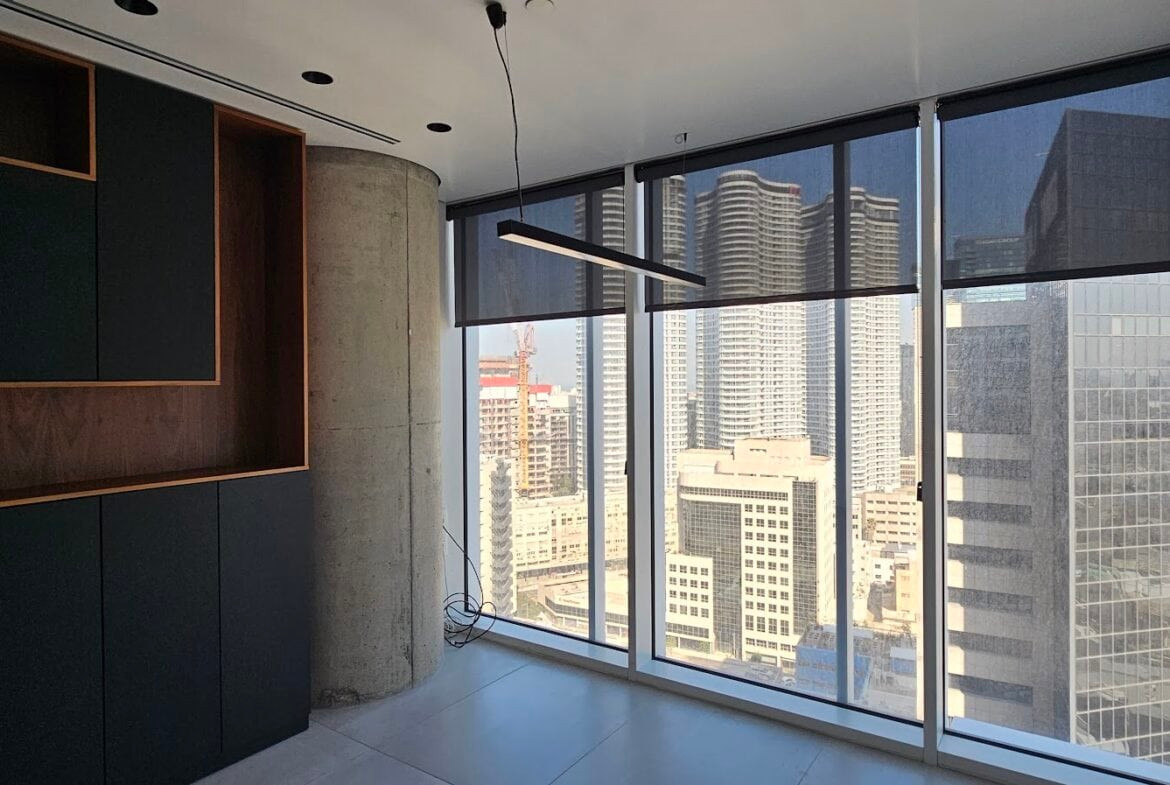 חלוקה פנימית- משרד להשכרה במגדל אקרו