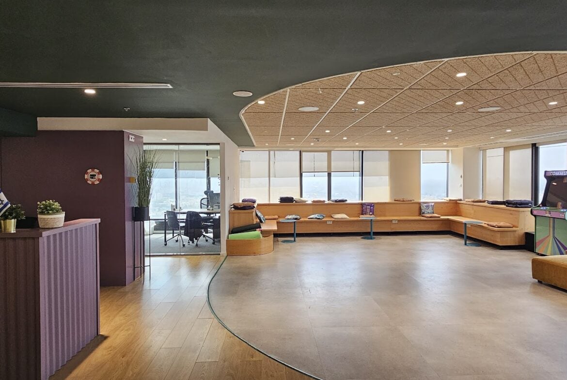 אזור לאונג'- שטח כינוס