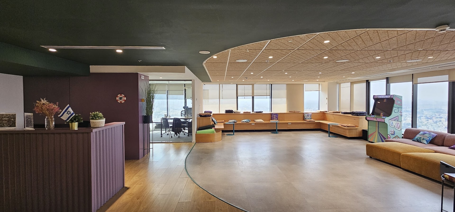 אזור לאונג’- שטח כינוס אזור לאונג'- שטח כינוס