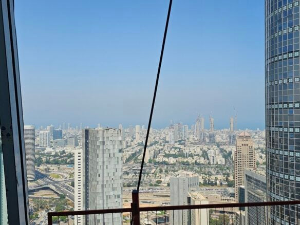 משרדים חדשים להשכרה במגדל אקסצ'יינג'