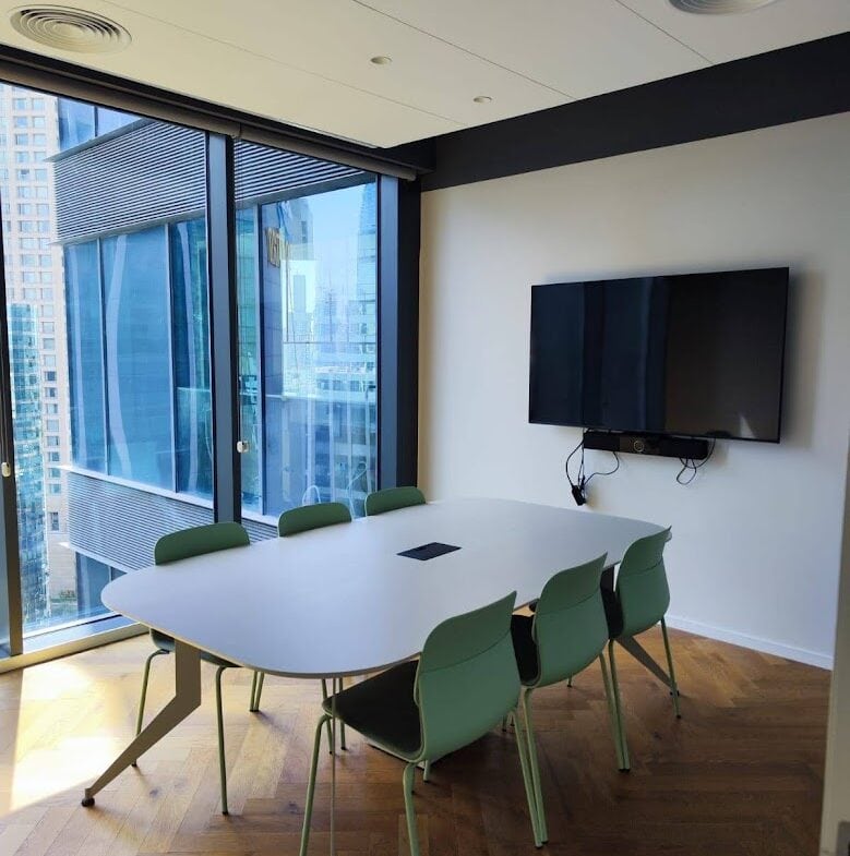 חדר ישיבות- מגדל ספיר