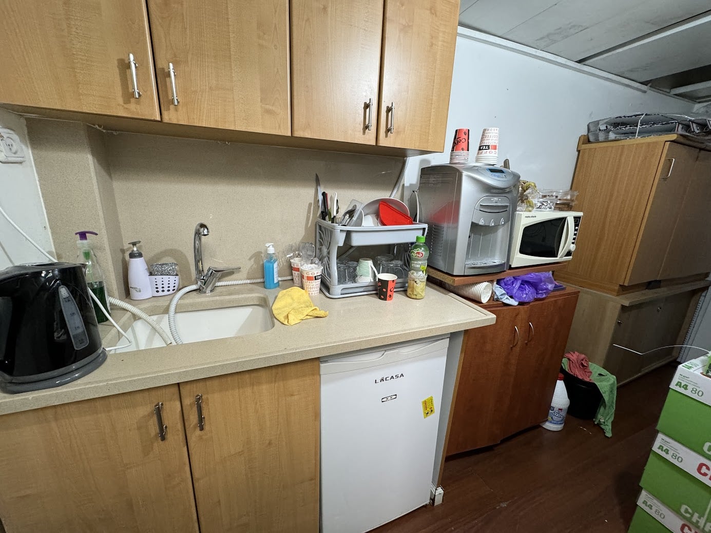 מטבחון במשרד להשכרה מטבחון במשרד להשכרה