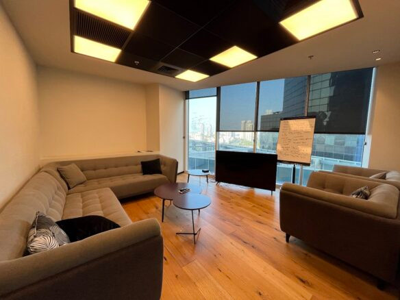 לאונג' יפה במגדל WE- 274 מ"ר משרד להשכרה