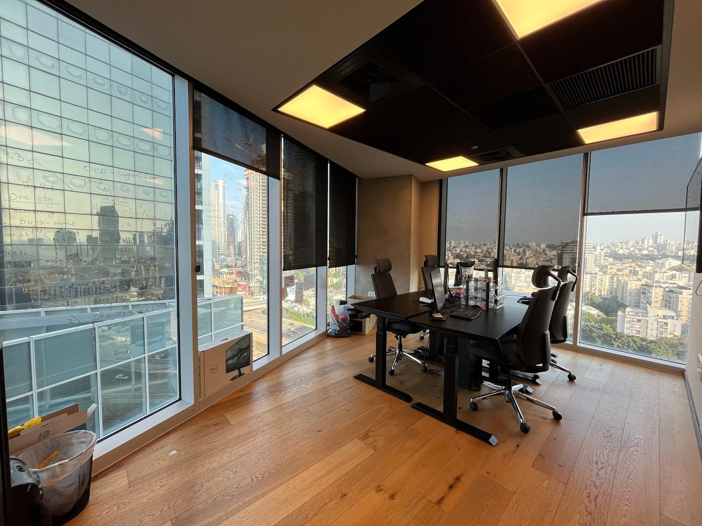 חדר צוות של 4 עמדות- מגדל WE