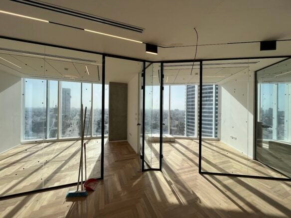 חלוקה לחדרים-משרדים חדשים להשכרה