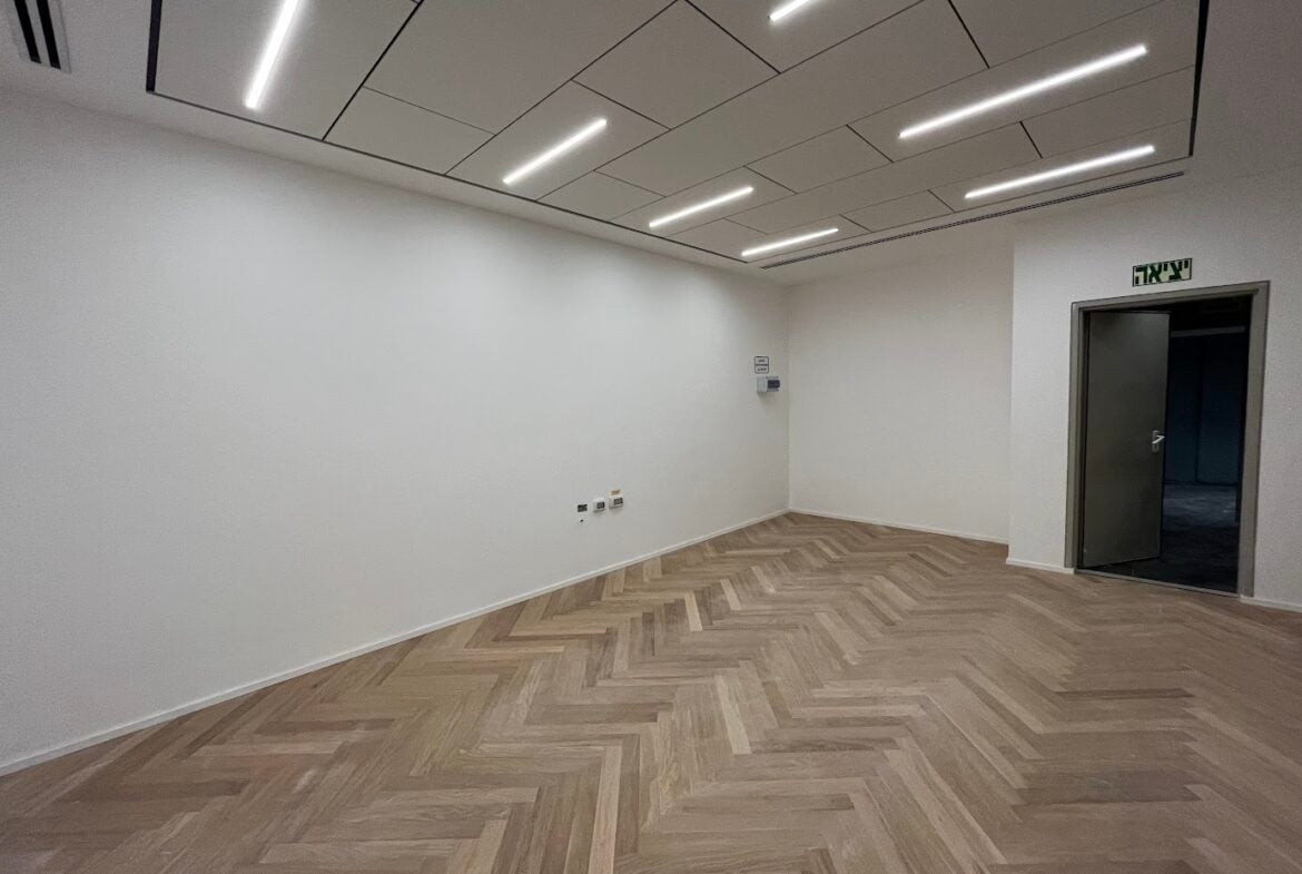 אופן ספייס/ חדר צוות גדול