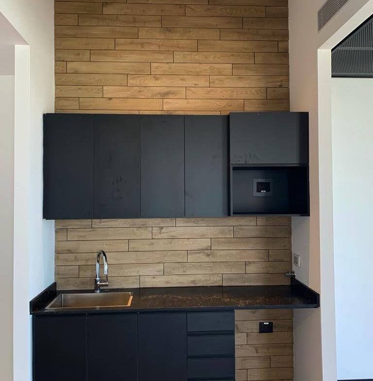 מטבחון במשרד להשכרה במגדל רסיטל