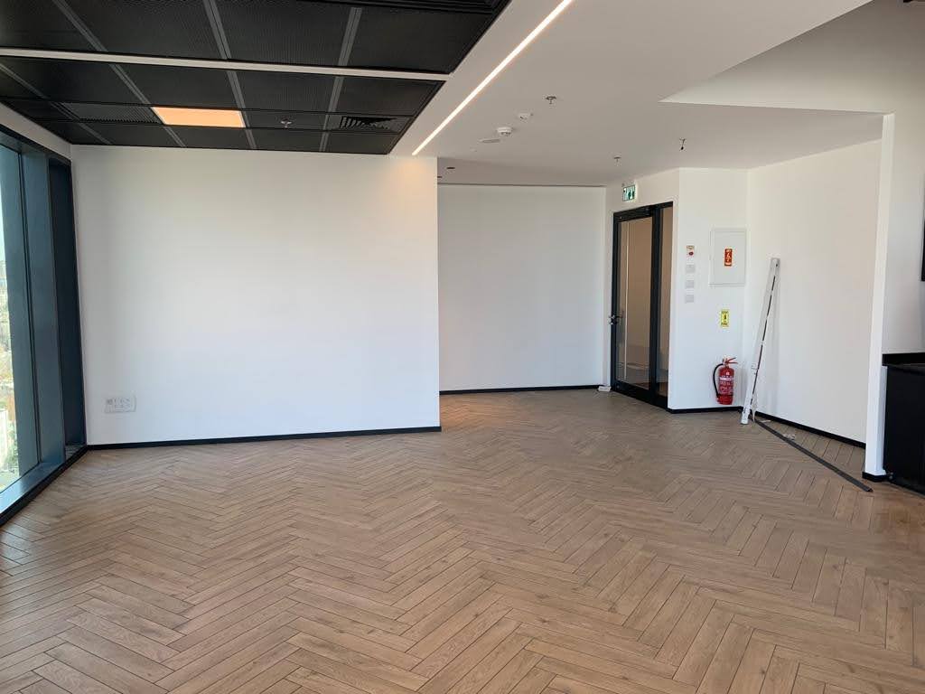 כניסה למשרד ואופן ספייס- מגדל רסיטל