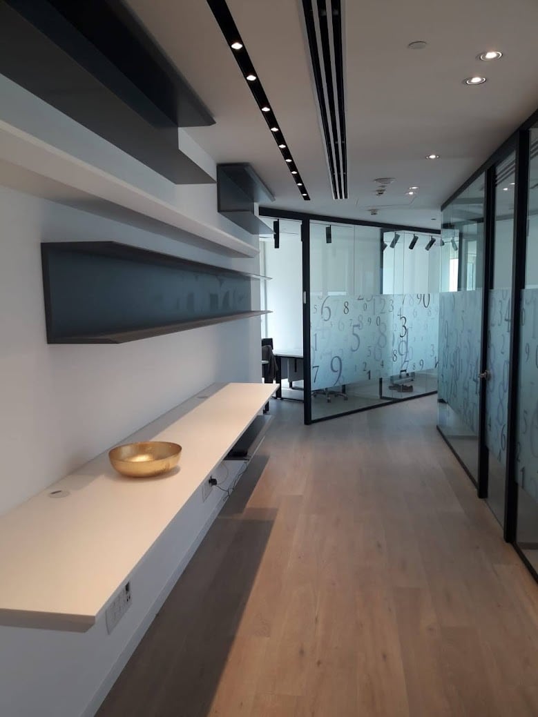 מסדרון וחלוקה לחדרי עבודה- מגדל רסיטל מסדרון וחלוקה לחדרי עבודה- מגדל רסיטל