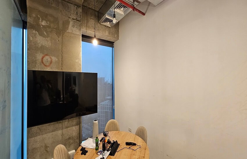 משרד 160 מ״ר להשכרה בקומה גבוהה במידטאון