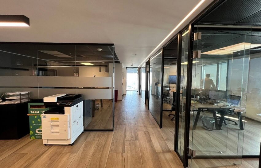 משרד 160 מר להשכרה בקומה גבוהה במידטאון