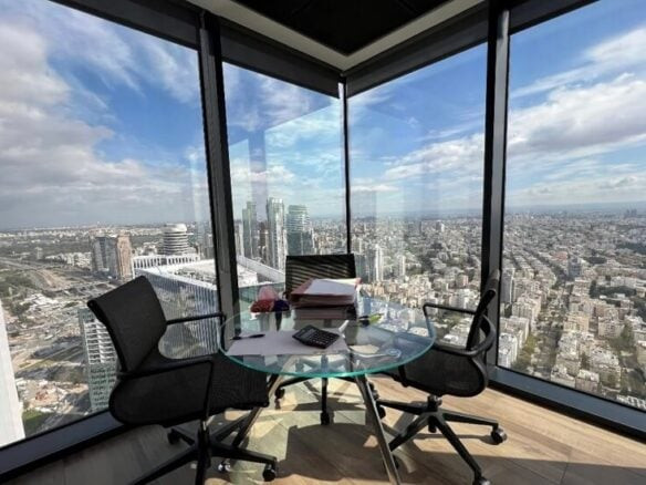 משרד 160 מר להשכרה בקומה גבוהה במידטאון