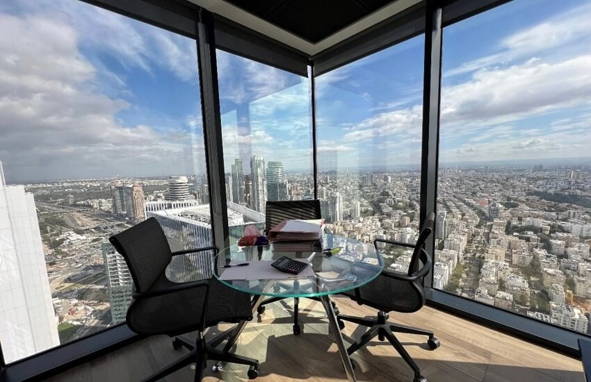 משרד 160 מר להשכרה בקומה גבוהה במידטאון